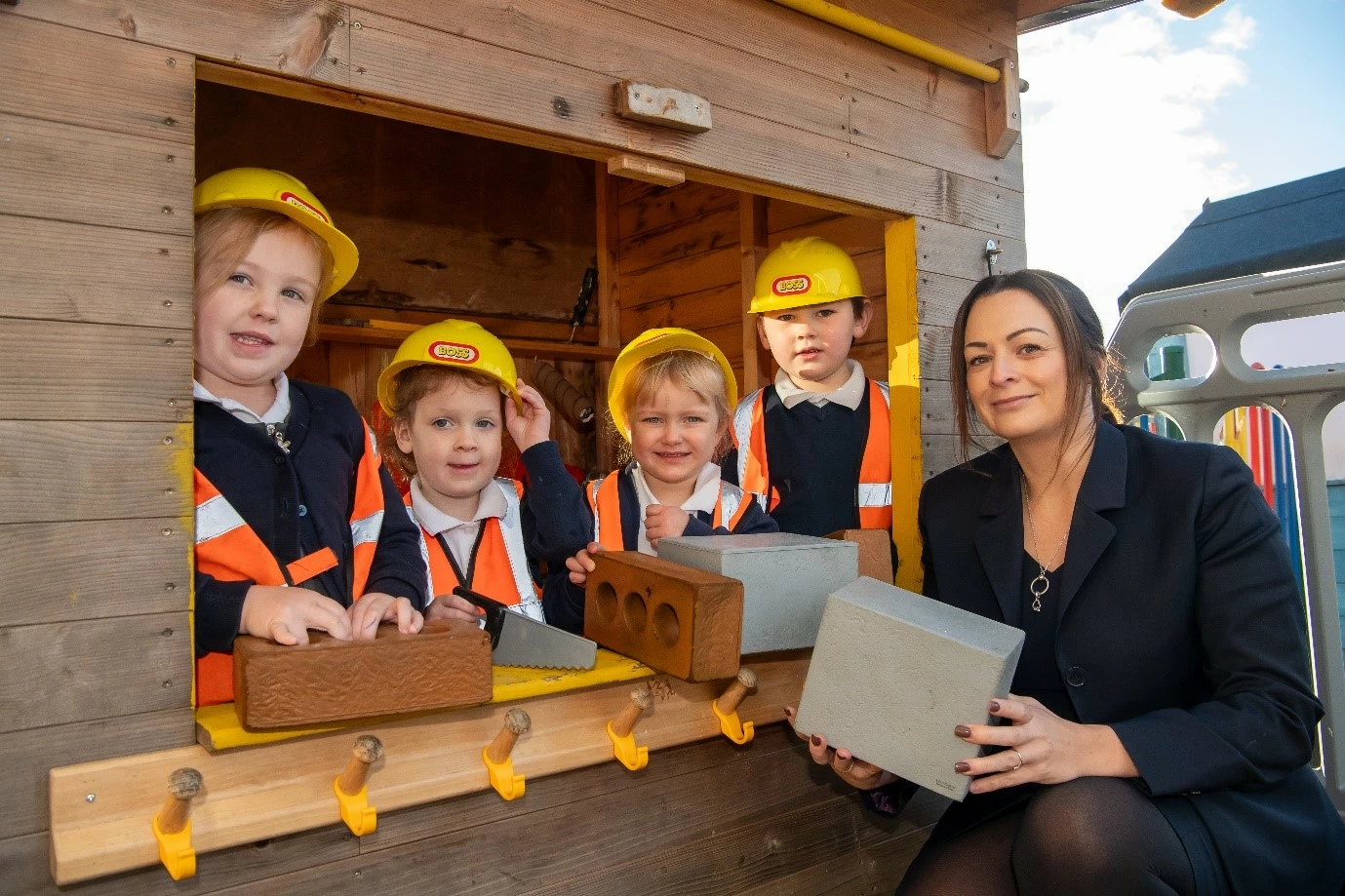 Jones Homes donates outdoor library to Whitley and Eggborough primary school