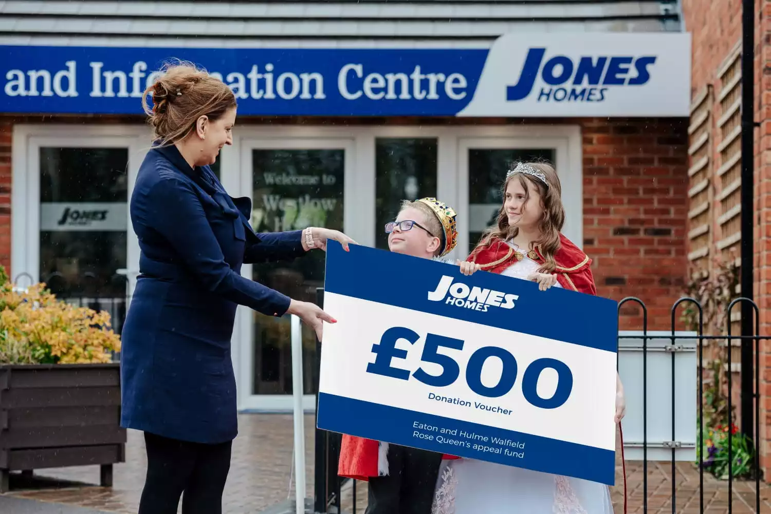 Homebuilder gives £500 donation to Eaton and Hulme Walfield Rose Queen